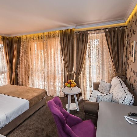 8 1/2 Art Guest House بلوفديف الغرفة الصورة