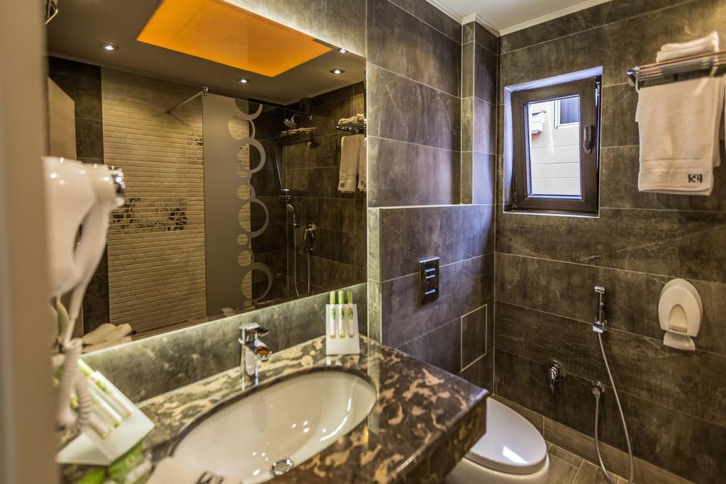 8 1/2 Art Guest House بلوفديف الغرفة الصورة