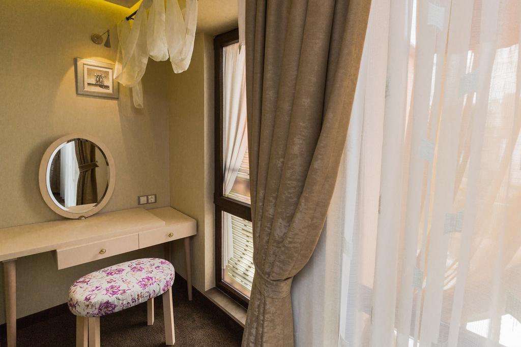 8 1/2 Art Guest House بلوفديف الغرفة الصورة