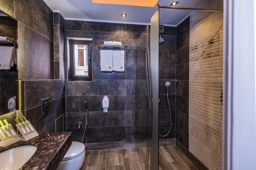 8 1/2 Art Guest House بلوفديف الغرفة الصورة