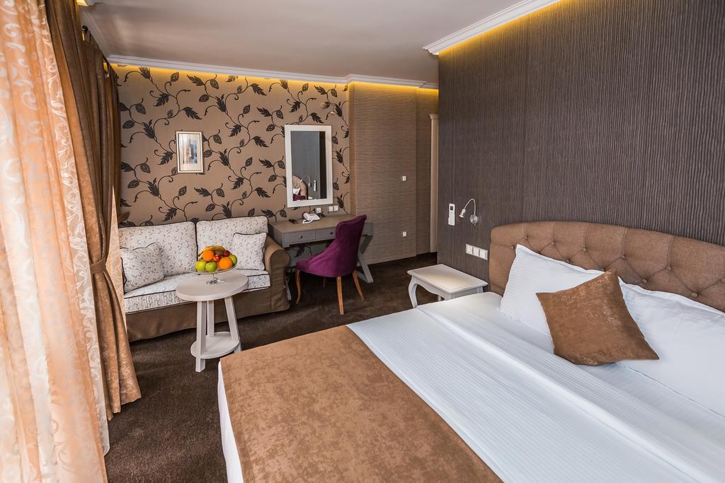8 1/2 Art Guest House بلوفديف الغرفة الصورة