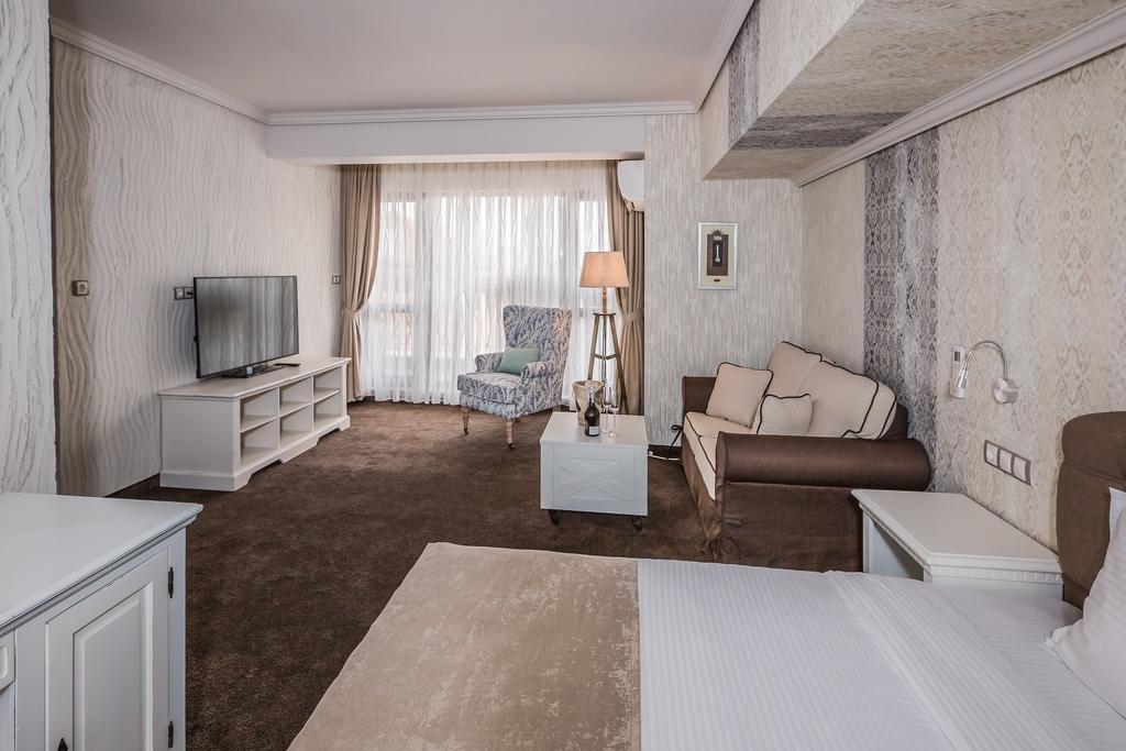 8 1/2 Art Guest House بلوفديف الغرفة الصورة